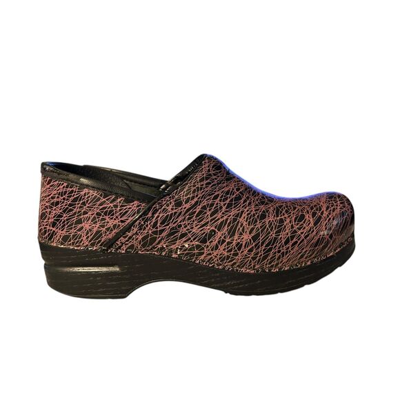 Women's Dansko Classic Clog Size 38 (US 7.5-8) Black/Pink Breast Cancer - Picture 2 of 7